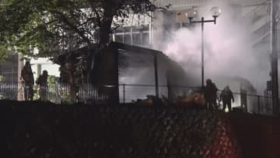 中学校の倉庫が全焼