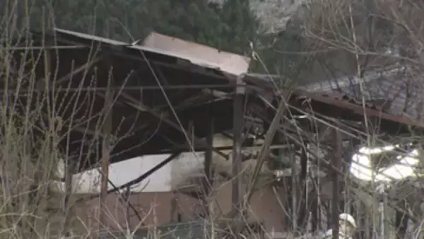 松本市で火事　住宅と倉庫あわせて3棟を焼く　焼け跡から１人の遺体　住人と連絡取れず【長野】