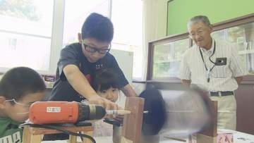 地元の伝統産業を守る　長野市の小学生が奮闘　児童たちが蚕を飼育　シルクを活用した灯ろうを作る　灯ろうには地区にやってくるアサギマダラなどをデザイン【長野】