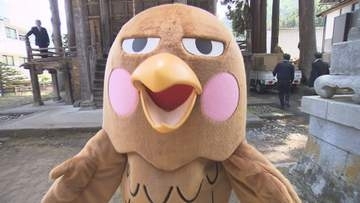 1週間で2000体完売する人気者！　高山村の「高山タカオ」のぬいぐるみキーホルダー13日から再販へ　「タカオくん」飛躍祈願に臨む【長野】
