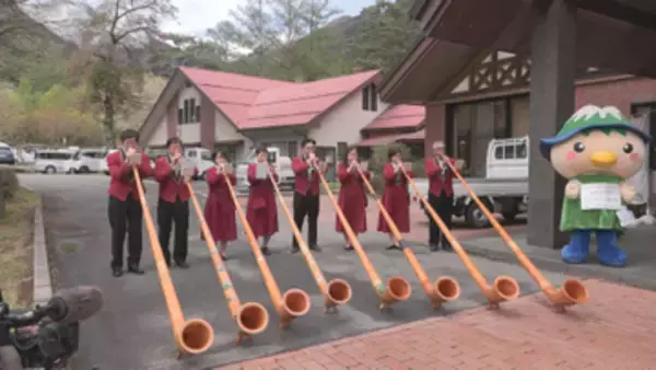 シーズンの幕開け告げるホルンの音色　中央アルプスで開山式　ロープウエー昨季の利用者は約20万人　コロナ禍前の水準に戻る【長野】