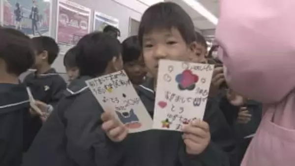 年賀状の受け付けスタート　園児が手書きの年賀状を投函　元日に届けるには12月25日までに投函を【長野】