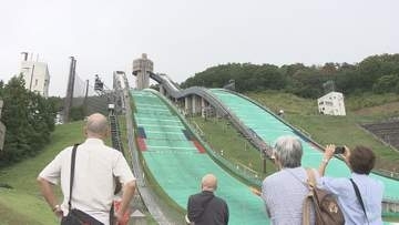 11日からの白馬サマージャンプ大会を前に公式練習　野沢温泉村出身の丸山希選手も出場予定　3本のジャンプ飛び感覚確かめる【長野】