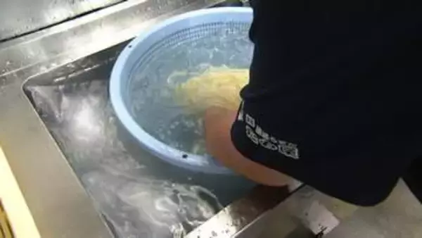 うどん店は「氷」活用、ホームセンターに特設コーナー／１８年ぶり第４次取水制限スタート