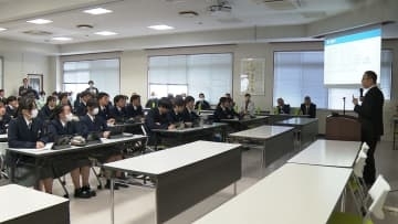 大事な判断「自分で出来るようになって」／岡山ＲＣ／岡山東商業高校で職業講座【岡山】
