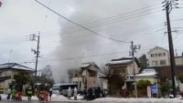 【速報】米子市の美容室で火災「1階から火が見える」との通報　60代女性が避難　消火活動続く（鳥取）