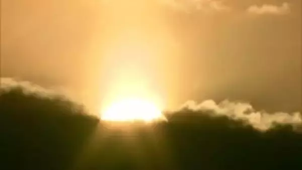 2026年スタート！雲の間からご来光　朝ドラ効果でゆかりの神社は参拝客で混雑「丙午」の年に願い