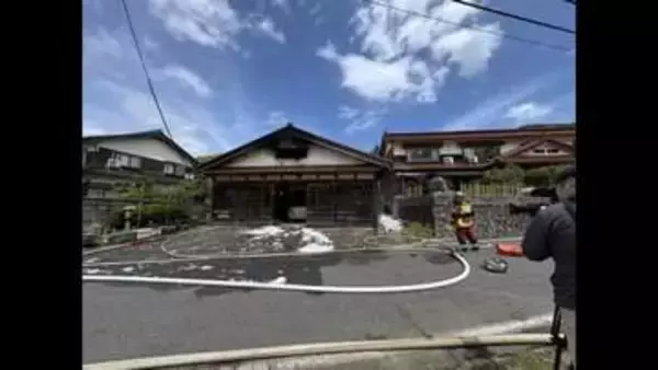 【続報】枯れ葉を燃やした後に…「ボン」住宅に隣接する車庫を全焼　車3台なども焼ける（鳥取）