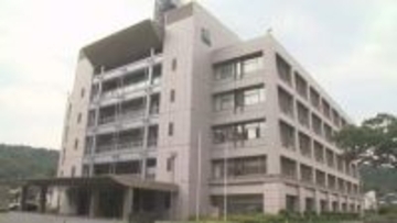 「軽トラックが谷に落ちている」運転席から一部白骨化した遺体　警察が事件、事故の両面で捜査（鳥取市）