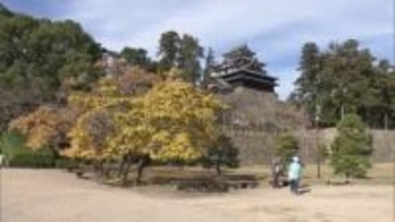 勤労感謝の日　山陰各地で行楽日和　国宝・松江城など観光客でにぎわう　連休最終日は天気下り坂（島根）