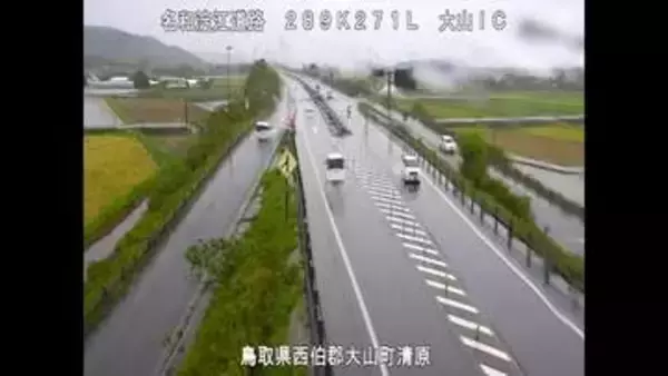 大型連休期間の山陰道で交通事故相次ぐ…大山町から琴浦町で連続発生し一時通行止めなど交通規制（鳥取）