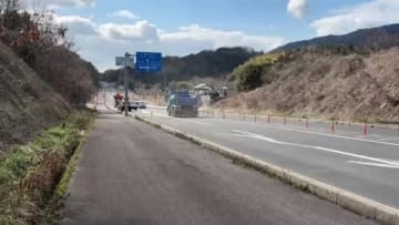 【速報】軽自動車が大破　松江市の国道で正面衝突事故　2人負傷…83歳高齢女性が意識不明の重体（島根）