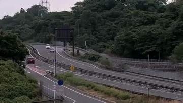 自動車専用道で車が逆走し正面衝突事故　逆走車運転の高齢男性など2人が重軽傷の模様（島根・浜田市）