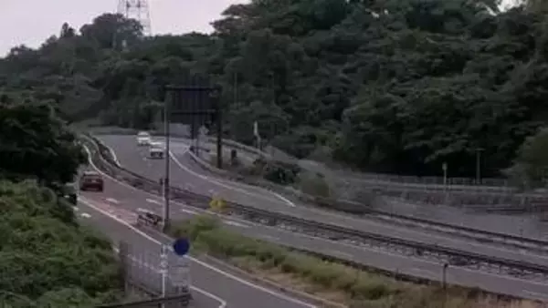 自動車専用道で車が逆走し正面衝突事故　逆走車運転の高齢男性など2人が重軽傷の模様（島根・浜田市）