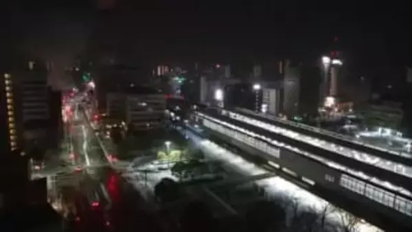 未明の繁華街で飲食店火災「炎と煙が出ている」付近の建物にも類焼　JR鳥取駅付近が騒然