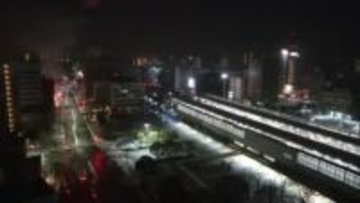 未明の繁華街で飲食店火災「炎と煙が出ている」付近の建物にも類焼　JR鳥取駅付近が騒然