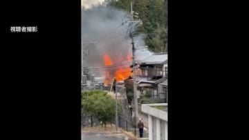 【続報】白昼の火事に騒然…安来市で住宅1棟全焼　隣接する建物も類焼　80代女性が火傷（島根）