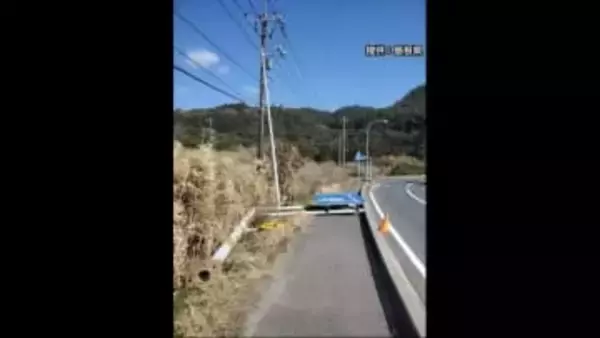 前日の台風並み強風が原因か…高さ7メートルの道路標識倒れる　コンクリート土台にボルトで固定（島根）