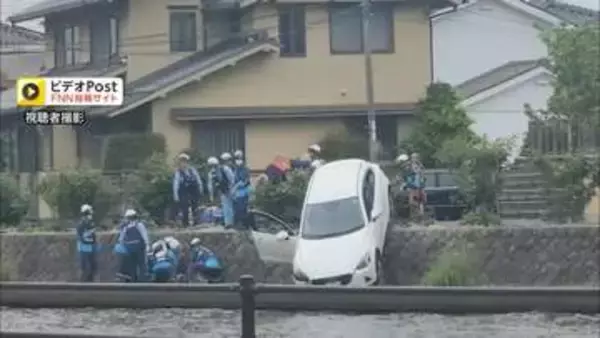 【速報】車が川の法面に転落…高齢男女を救急搬送　男性は消防による心臓マッサージ受ける（島根）