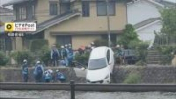 【速報】車が川の法面に転落…高齢男女を救急搬送　男性は消防による心臓マッサージ受ける（島根）