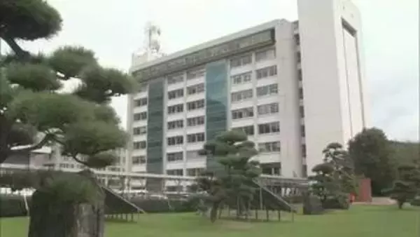 自動車事故で男性に大けがさせた女性教諭を戒告の懲戒処分　県教委「信頼を損なう行為で極めて遺憾」