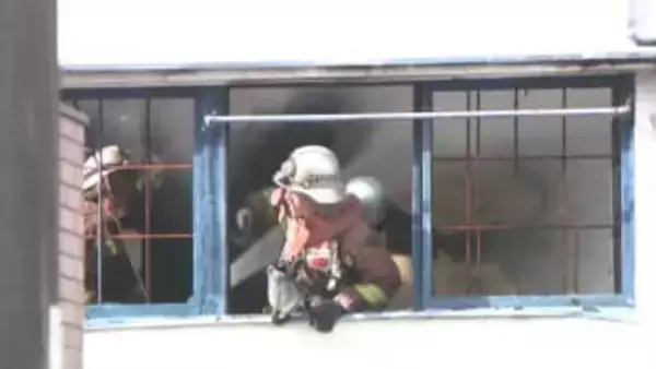 逃げ遅れた1人暮らしの40代男性 意識不明の重体…広島市中区でアパート1棟全焼　あす実況見分