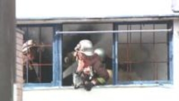 逃げ遅れた1人暮らしの40代男性 意識不明の重体…広島市中区でアパート1棟全焼　あす実況見分