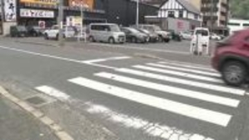 高校生と中学生の姉妹が車にはねられる　姉が重体