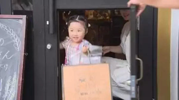 夏休みのおつかい　子どもたちがひとりで買い物に挑戦「いっぱい買ってきた」　広島市のベーカリー