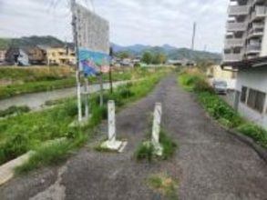 女性（65）がウォーキング中に襲われ強盗　犯人は刃物所持か　女性は手などにすり傷　広島市佐伯区