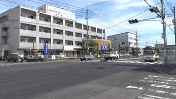 自転車の女性（６７）交差点で車にはねられ死亡　横断中の事故か　警察は信号の状況を調べる　広島・福山市