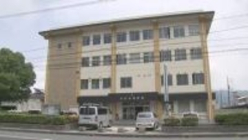 パトカーの追跡を受けた原付バイク転倒 運転の無職の少年(17) 鎖骨折る大けが 広島市安佐南区の市道