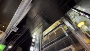 雑居ビルの焼け跡から１人の遺体　広島市の繁華街で火災