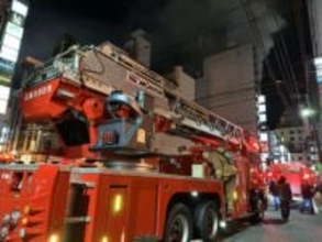 雑居ビルの焼け跡から１人の遺体　広島市の繁華街で火災