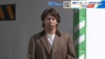 ジャケット姿、無言で一礼　カープ羽月隆太郎被告を保釈　保釈金３００万円「ゾンビたばこ」使用の罪で起訴