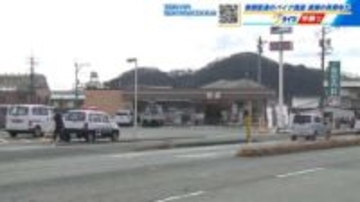 バイクでコンビニに突っ込んだ疑い　２５歳男を逮捕　新聞配達中のバイク奪った強盗にも関与か　広島