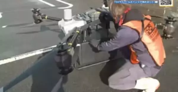 大型ドローンの物資運搬実証実験　市街地で初の長距離飛行　災害発生を想定し町民が操縦　広島・神石高原町