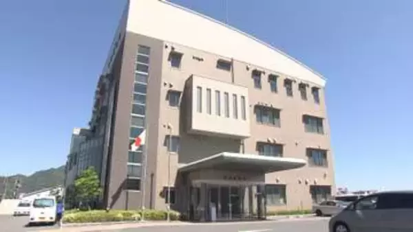 「夫に刺された妻が逃げ込んできた」と１１０番 殺人未遂の疑いで９０歳の男を逮捕 妻は首に２週間のけが