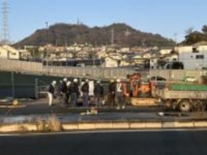 工業用水の水道管から漏水　一時県道が冠水　埋設から62年で老朽化原因か　広島市南区