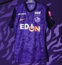 サンフレッチェ広島　新ユニホーム発表　胸に５つのチャンピオンスター輝く　販売予約受付は来年１月