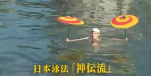 極寒の中、新春恒例　  “寒中水泳”  「息ができないくらいだけど楽しかった」広島市・元安川