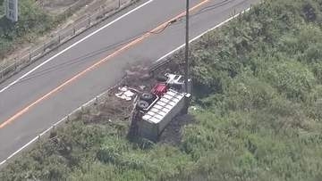 大型トラックと軽自動車が正面衝突　軽自動車が炎上１人死亡　軽自動車が中央線はみ出したか　広島・竹原市
