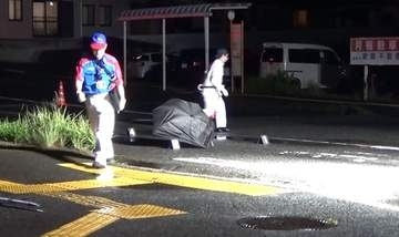 県道交差点で６０代の女性が車にはねられ重傷　ひき逃げ容疑で男を逮捕　広島市安佐北区