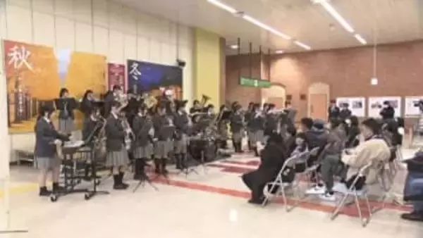 「とても素敵でした」JR福島駅構内でクリスマスコンサート　高校吹奏楽部や吹奏楽団など演奏　福島
