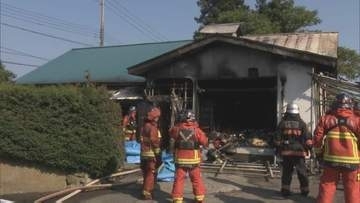 「ドラム缶から火が出て建物に」住宅など全焼　焼け跡から遺体　住人男性か　福島・会津若松市