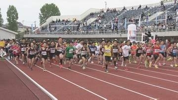 田母神一喜さん、ティラノサウルスの姿も！？郡山シティーマラソン開催　福島