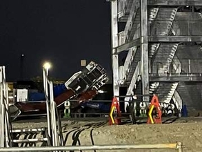 大型クレーン転倒事故、足場ゆるくバランス崩したか　ショッピングモール建設現場　福島・郡山市