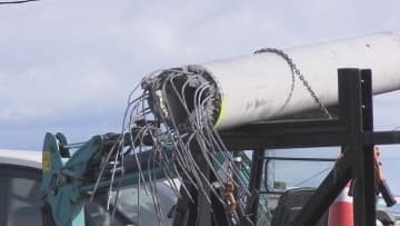 車が信号機なぎ倒す…男性2人けが　通勤時間帯で渋滞発生　福島・郡山市