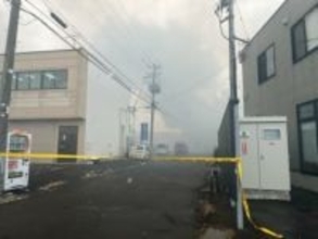 【速報】「1階部分から炎が見える」福島市で住宅火災　一人暮らしの70代女性と連絡取れず
