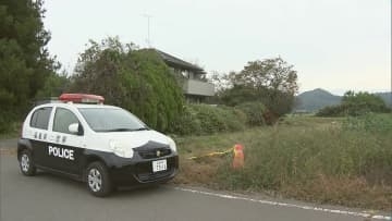 軽自動車にはねられたか　畑で倒れていた95歳女性死亡　近くにタイヤ痕も　福島・白河市